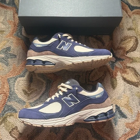 New Balance 2002R Running Sneakers Navy Cream - Picture 2 of 5